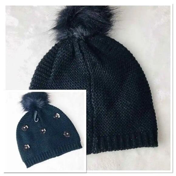 Neiman Marcus Women’s Black Beaded Floral Knit Pom-Pom Beanie Hat One Size NWT - Picture 3 of 8